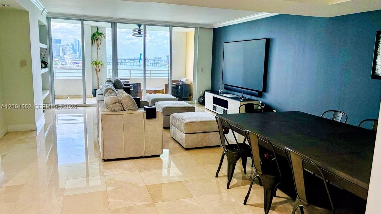 848 Brickell Key Dr #806 Miami, FL 33131