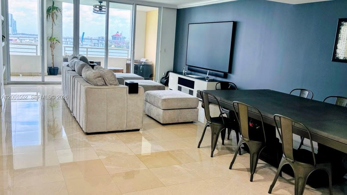 848 Brickell Key Dr #806 Miami, FL 33131