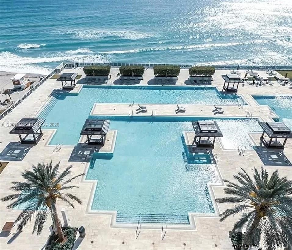 image Beach Club 216