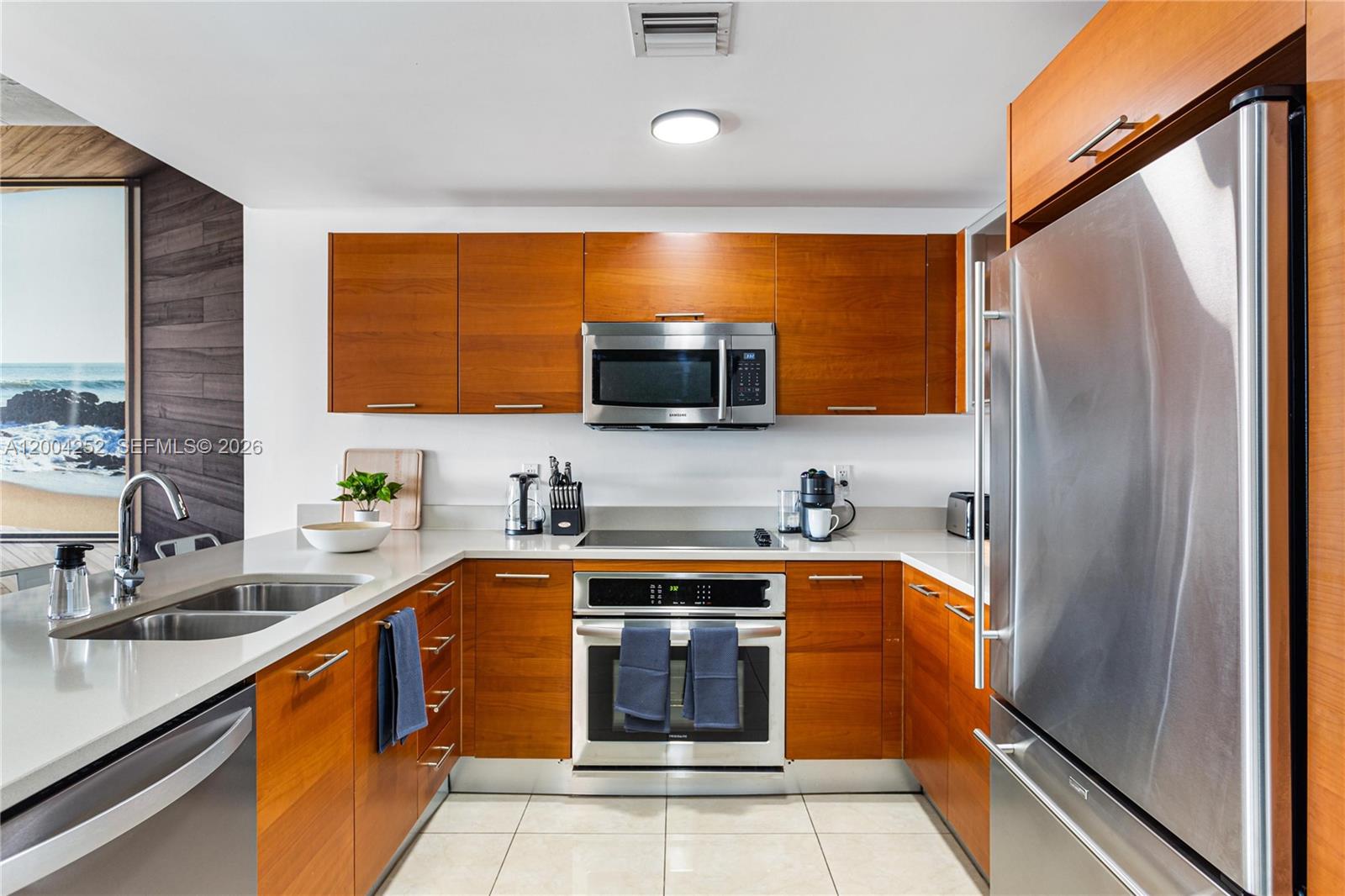 3250 NE 1st Ave #913