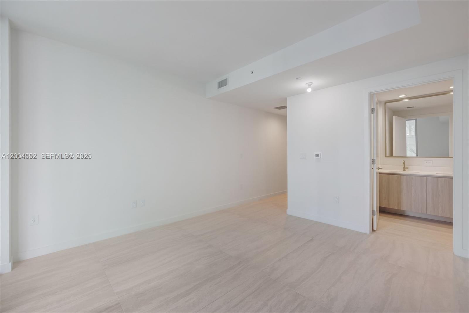 77 SE 5th St #3205 Miami, FL 33131