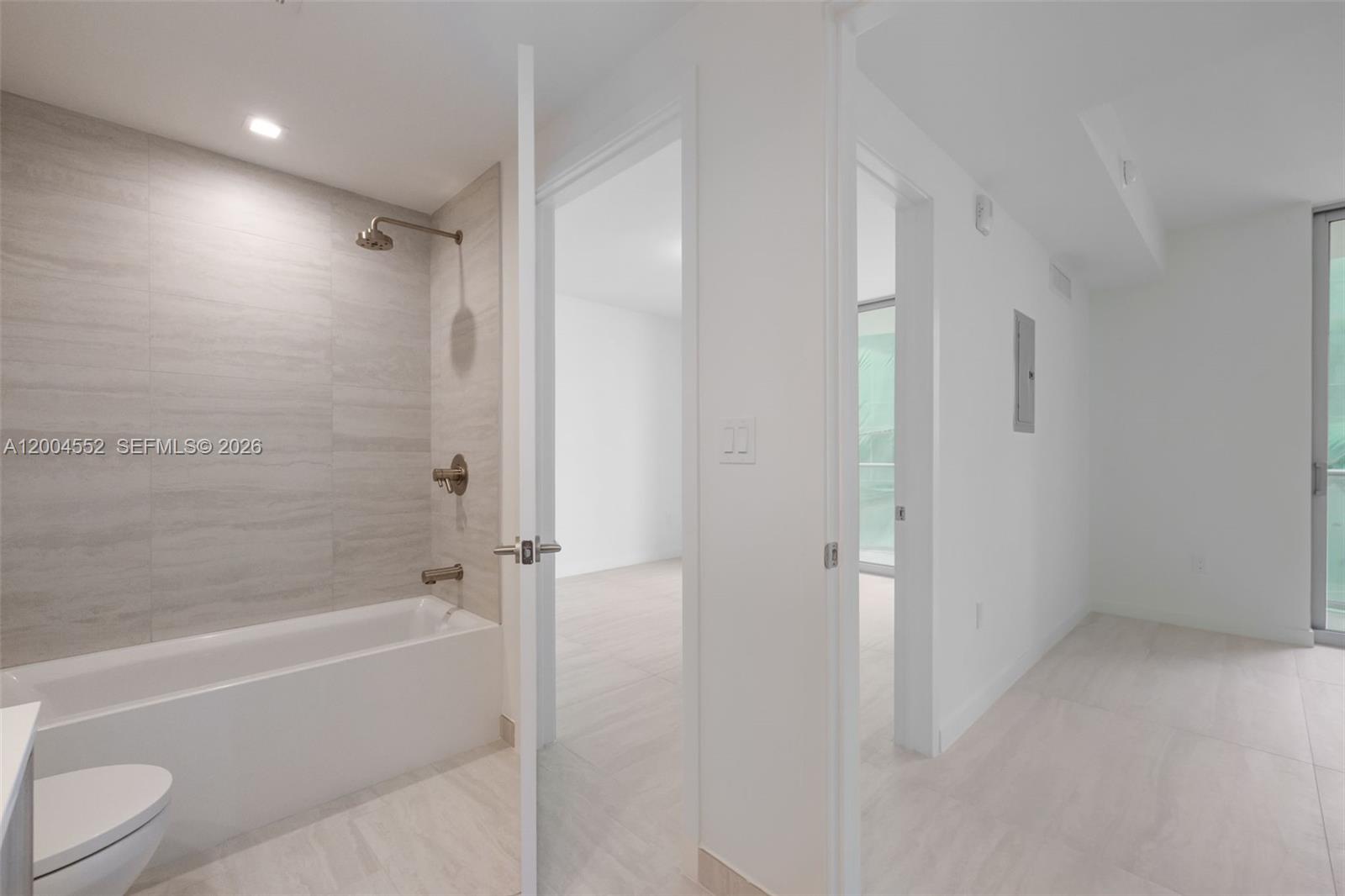 77 SE 5th St #3205 Miami, FL 33131