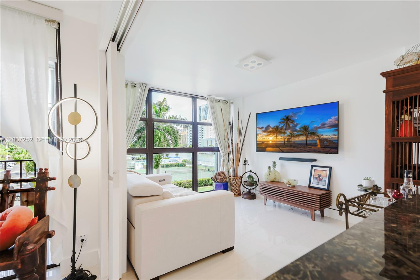 400 Leslie Dr #319 Hallandale Beach, FL 33009