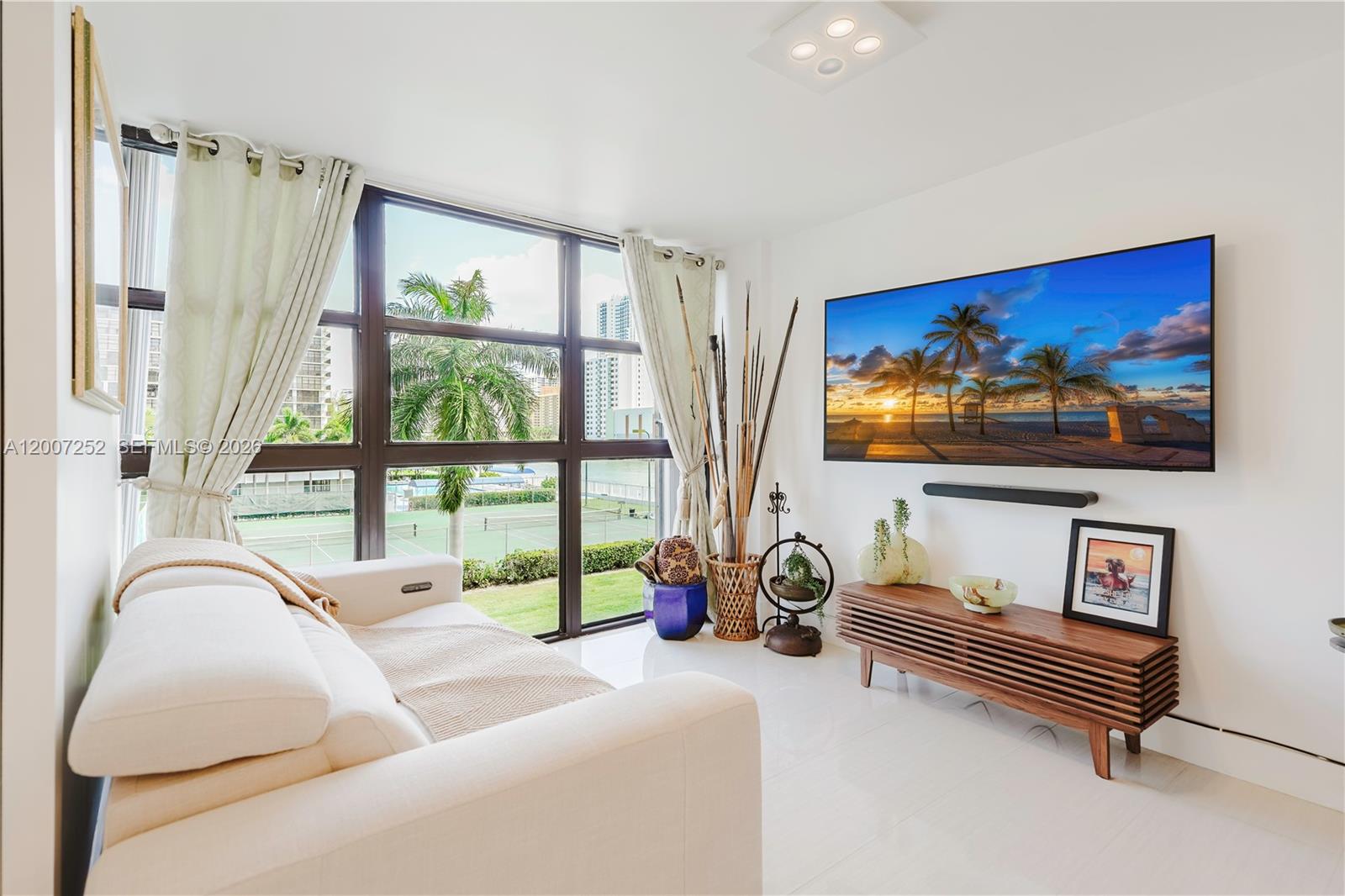 400 Leslie Dr #319 Hallandale Beach, FL 33009