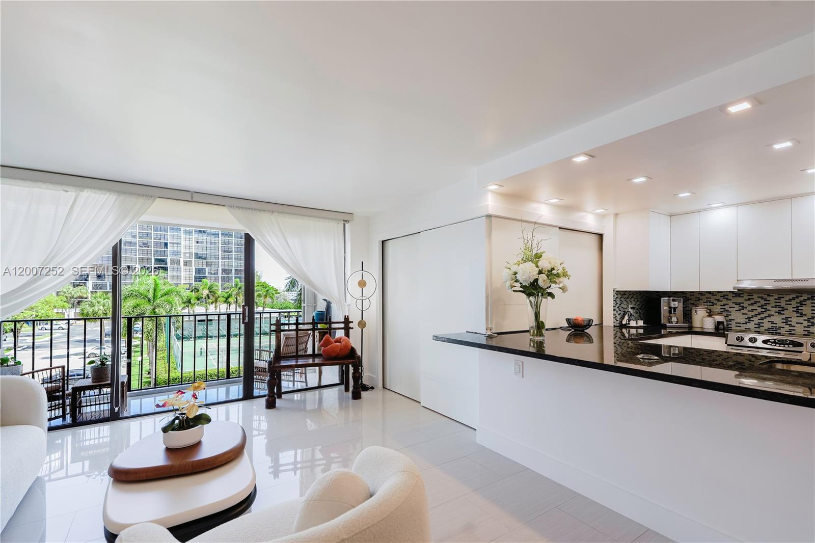 400 Leslie Dr #319 Hallandale Beach, FL 33009