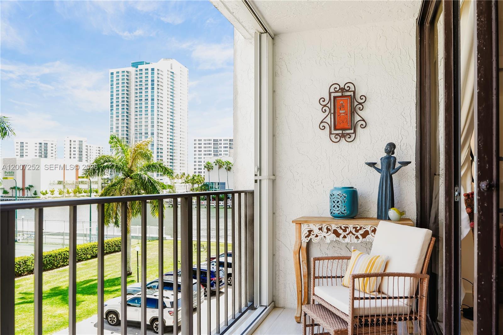 400 Leslie Dr #319 Hallandale Beach, FL 33009