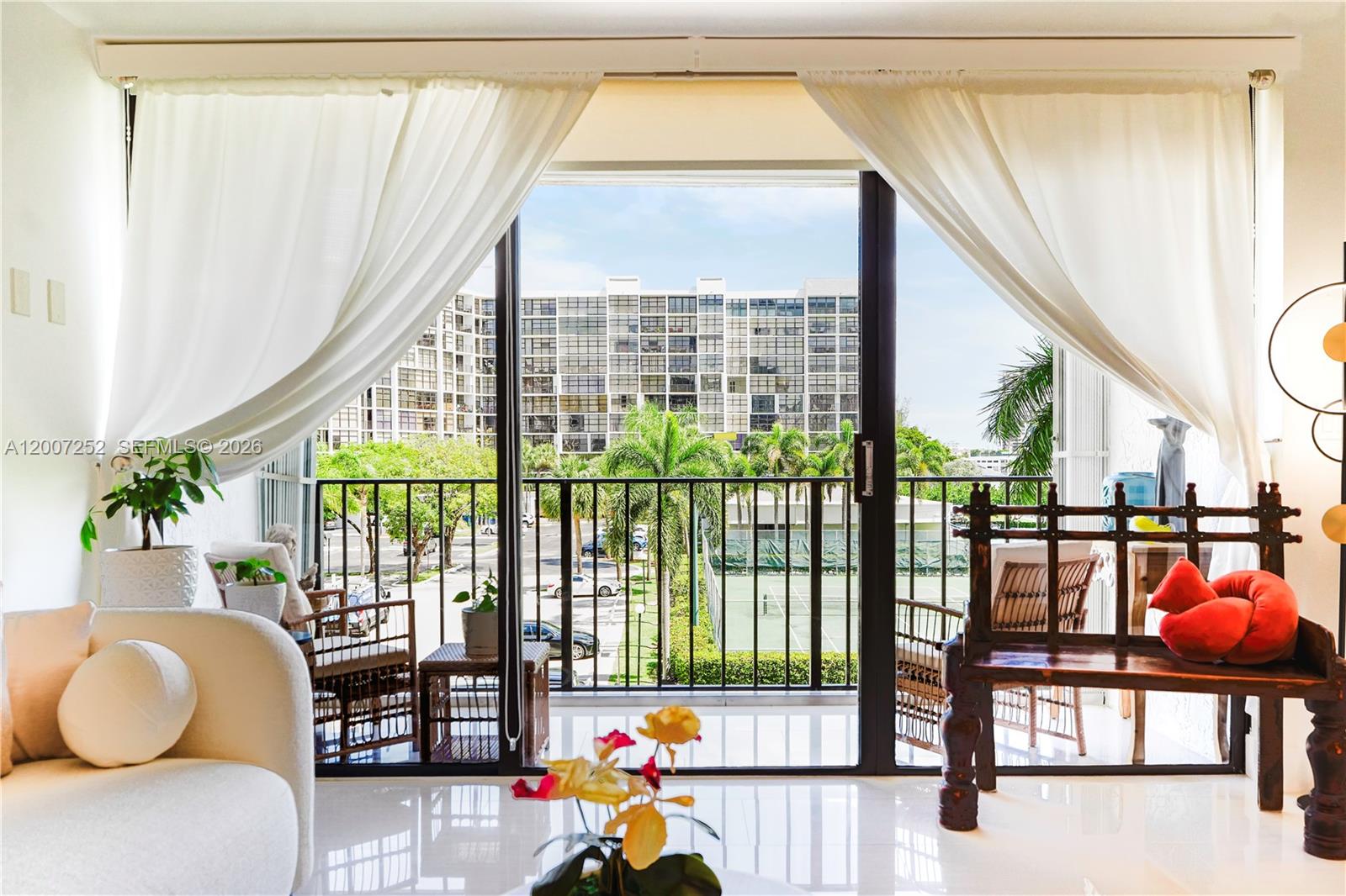 400 Leslie Dr #319 Hallandale Beach, FL 33009