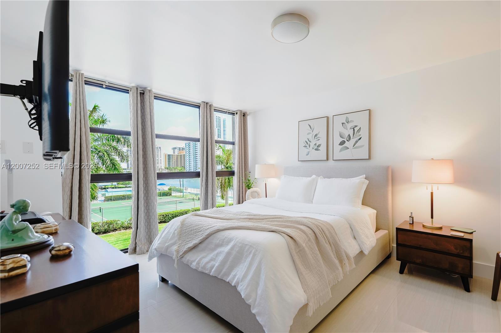 400 Leslie Dr #319 Hallandale Beach, FL 33009