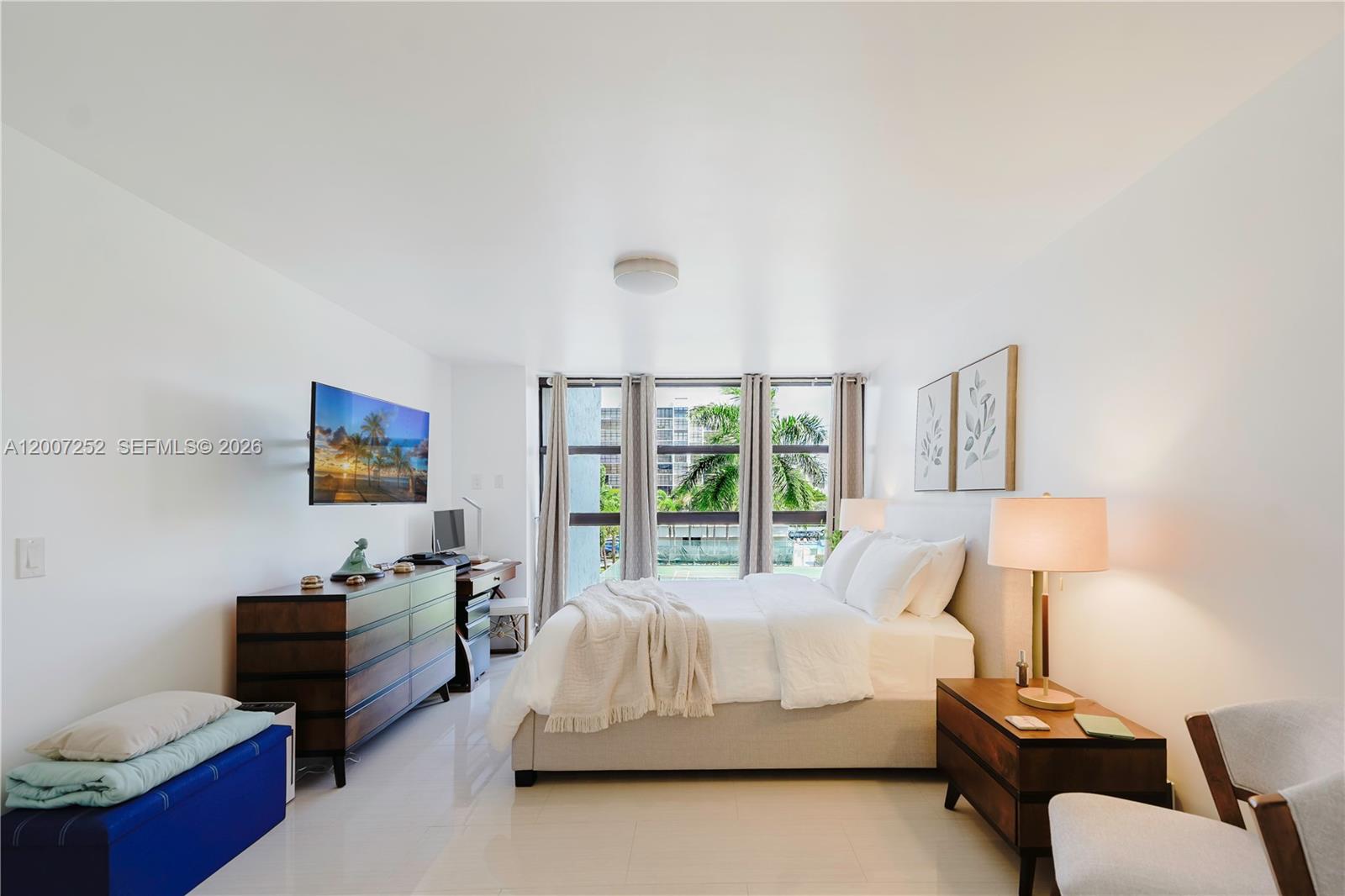 400 Leslie Dr #319 Hallandale Beach, FL 33009