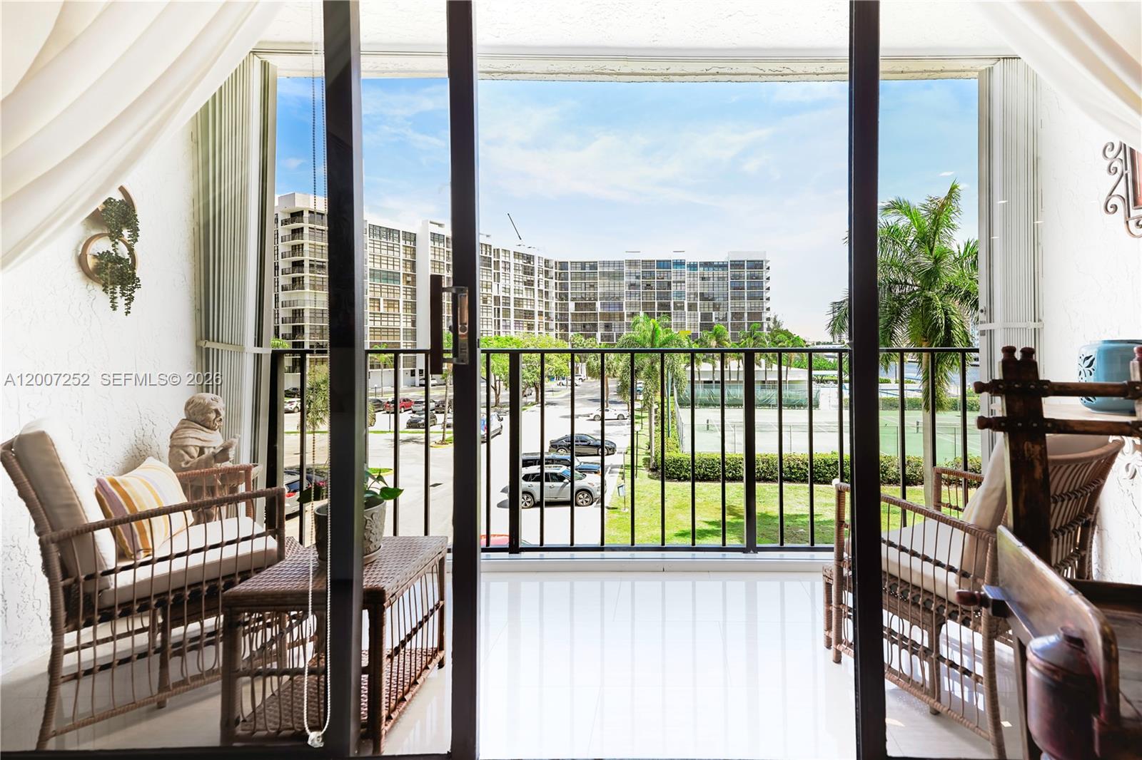 400 Leslie Dr #319 Hallandale Beach, FL 33009