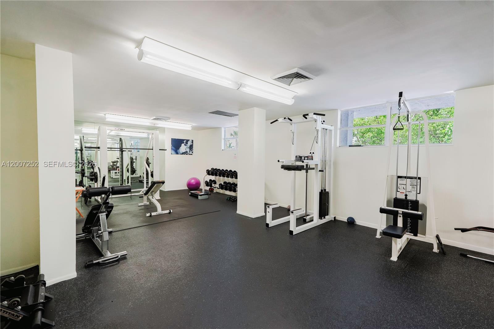 400 Leslie Dr #319 Hallandale Beach, FL 33009