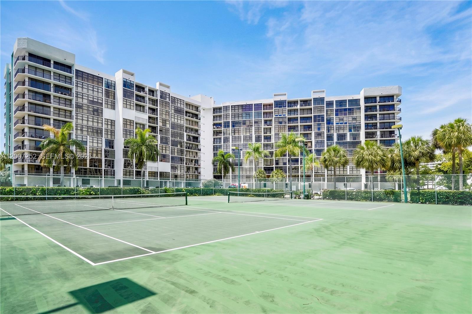 400 Leslie Dr #319 Hallandale Beach, FL 33009