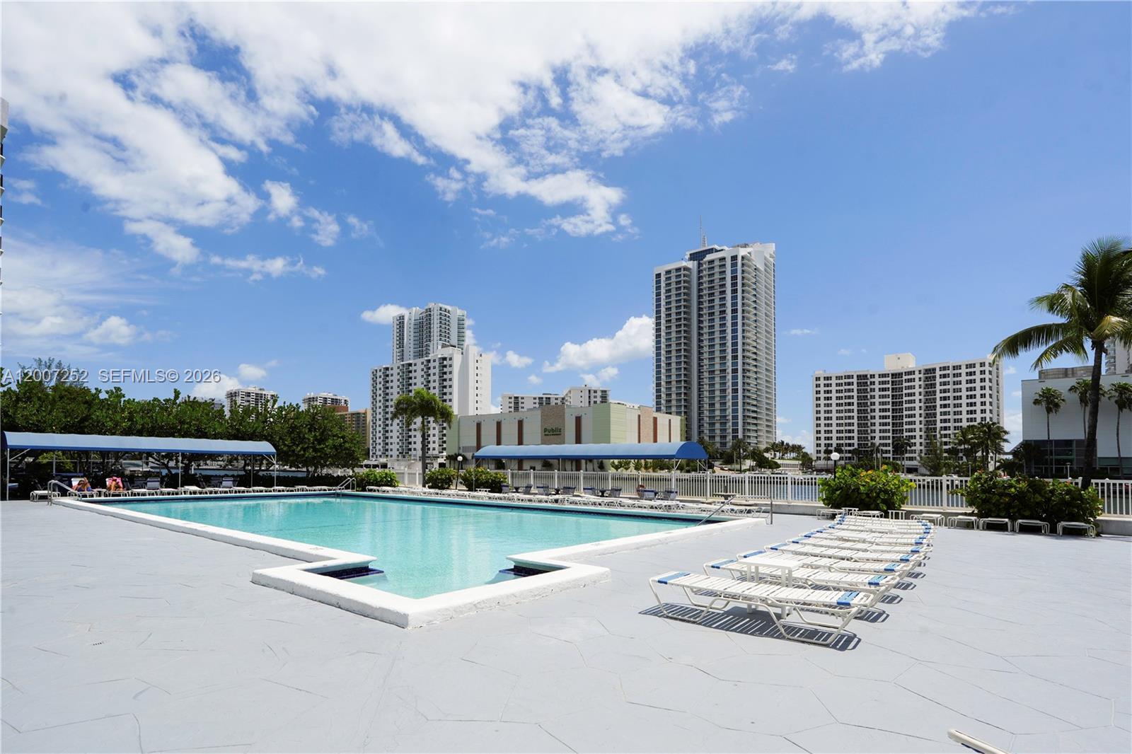 400 Leslie Dr #319 Hallandale Beach, FL 33009