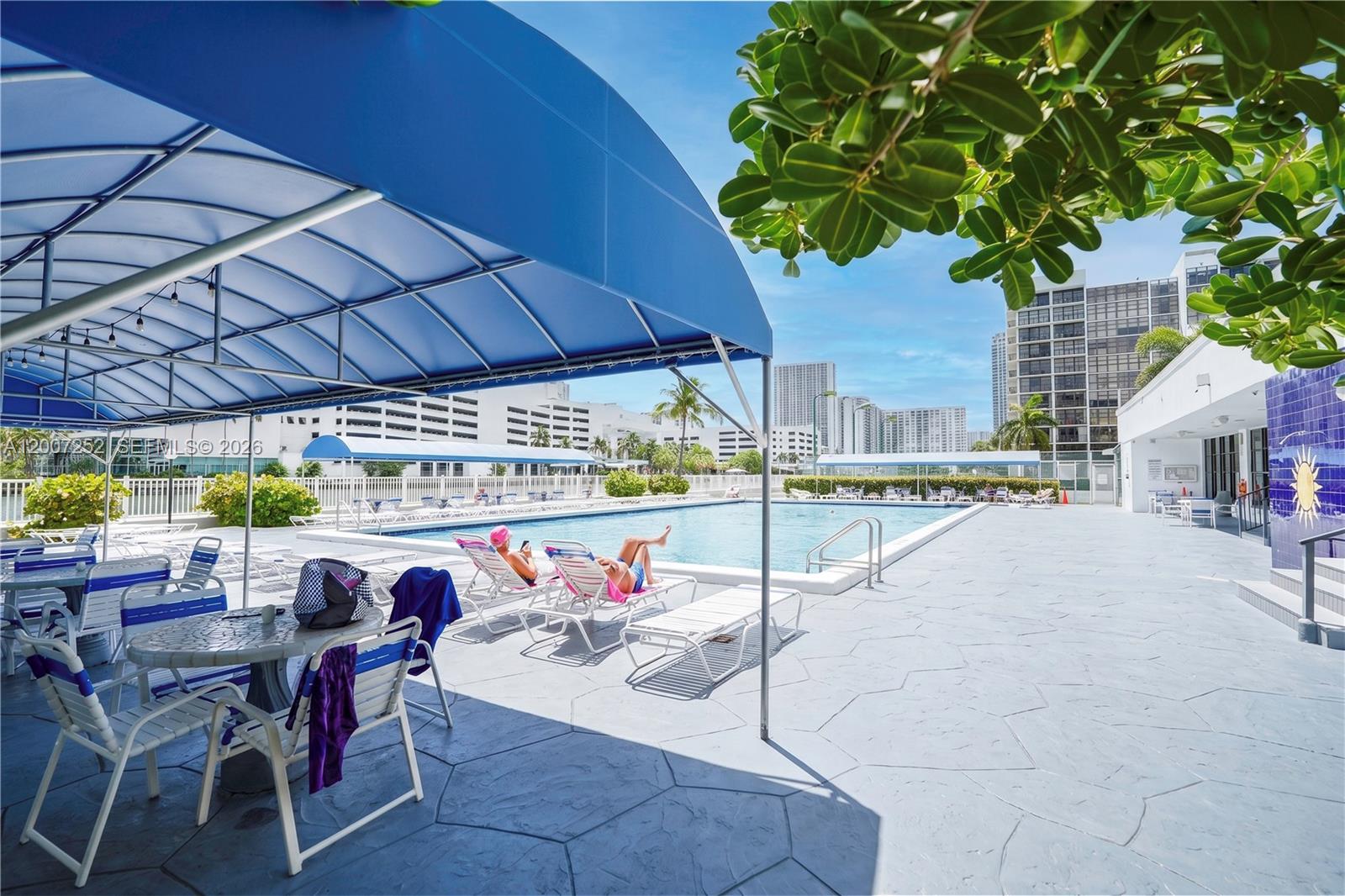 400 Leslie Dr #319 Hallandale Beach, FL 33009