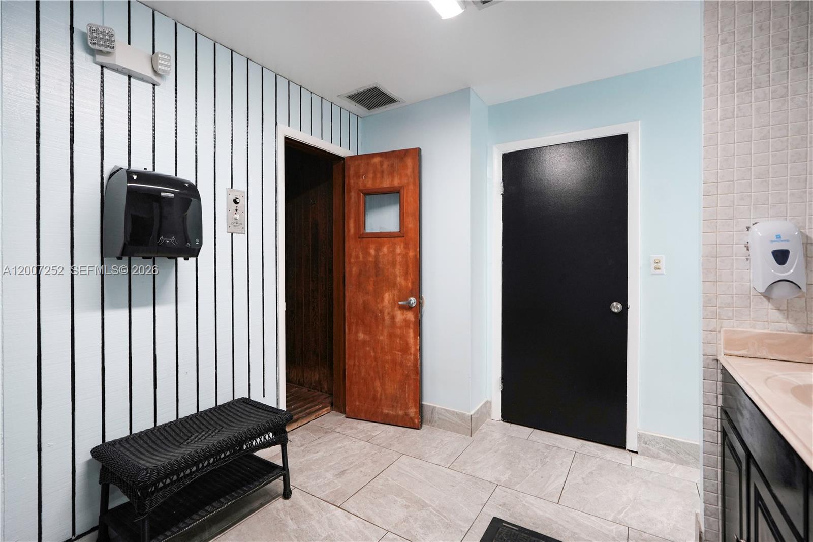 400 Leslie Dr #319 Hallandale Beach, FL 33009