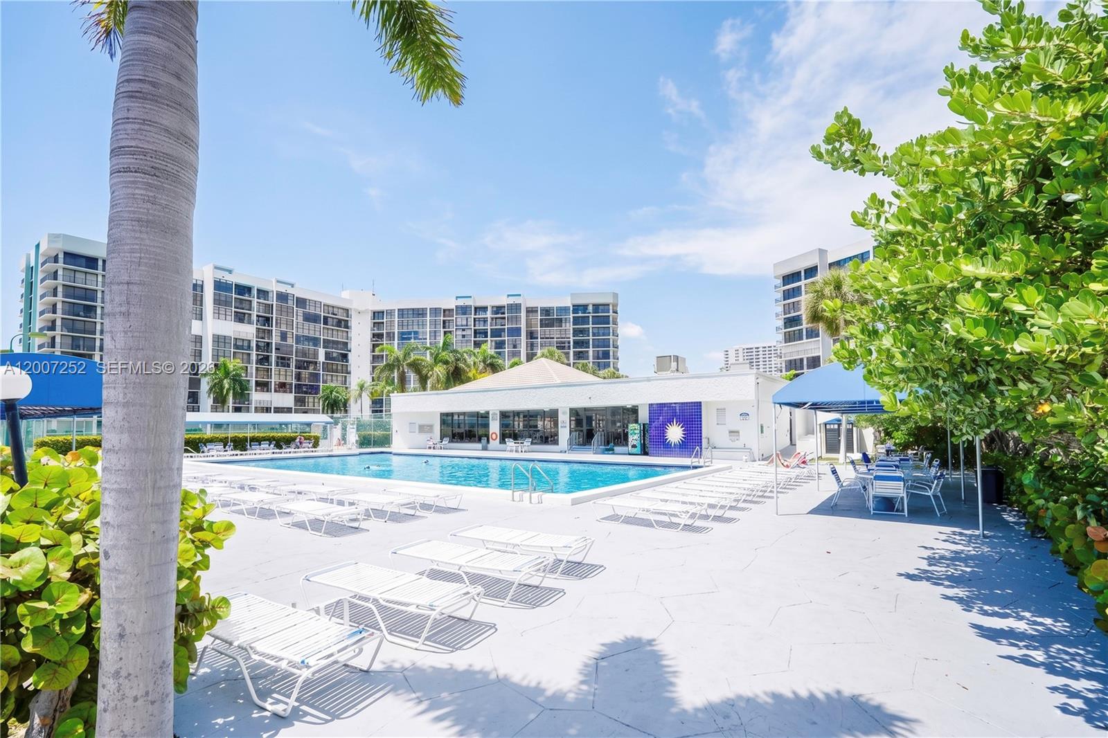 400 Leslie Dr #319 Hallandale Beach, FL 33009