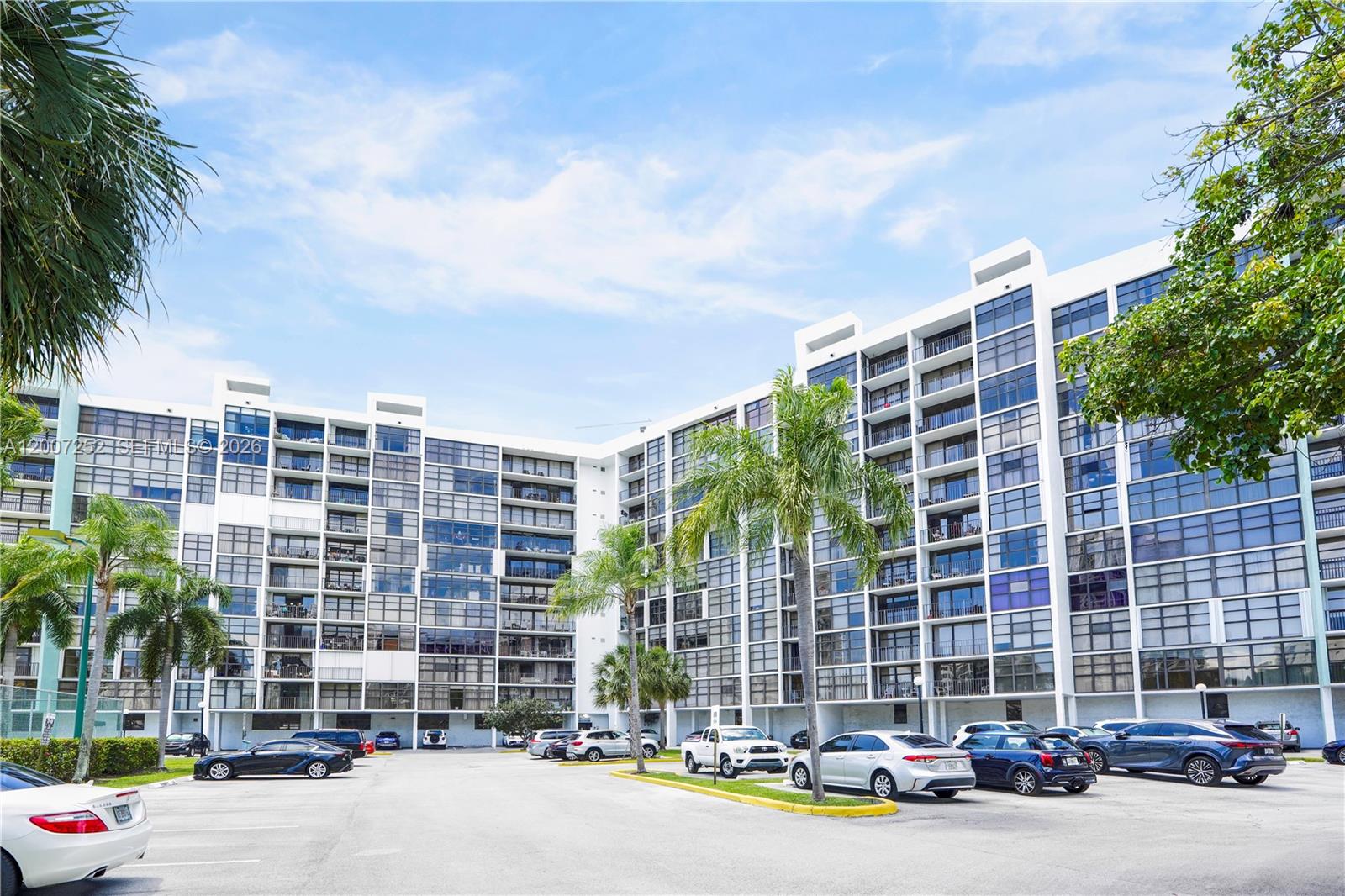 400 Leslie Dr #319 Hallandale Beach, FL 33009