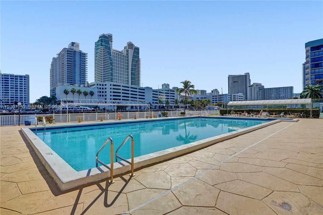 400 Leslie Dr #319 Hallandale Beach, FL 33009