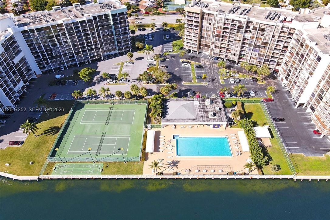 400 Leslie Dr #319 Hallandale Beach, FL 33009