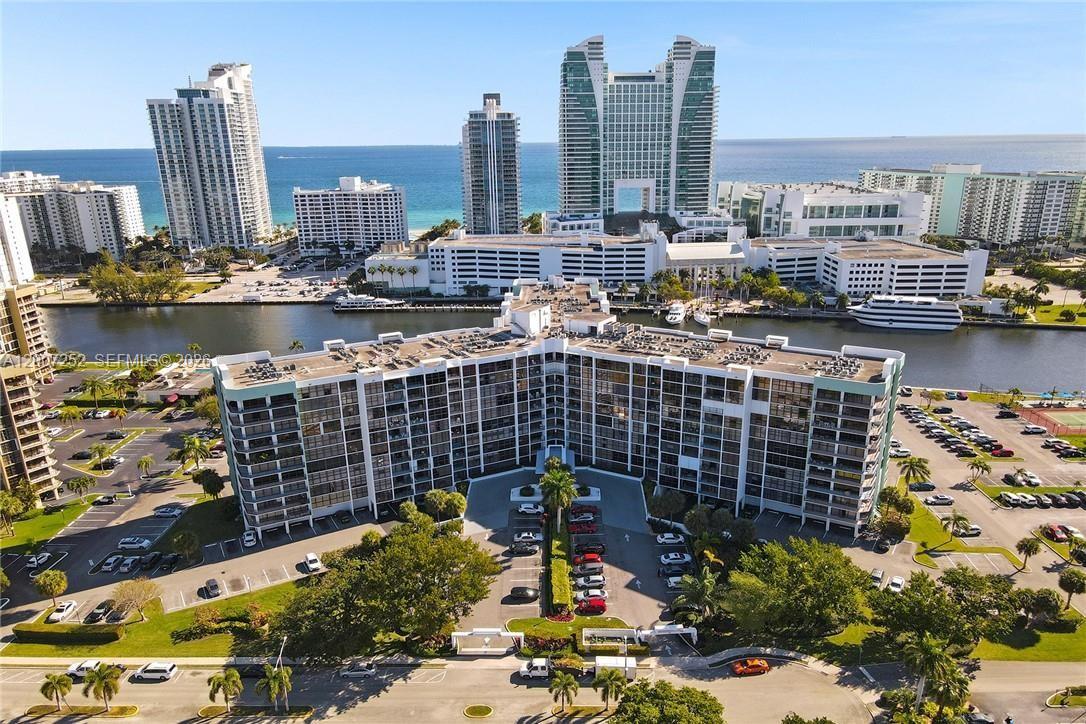400 Leslie Dr #319 Hallandale Beach, FL 33009