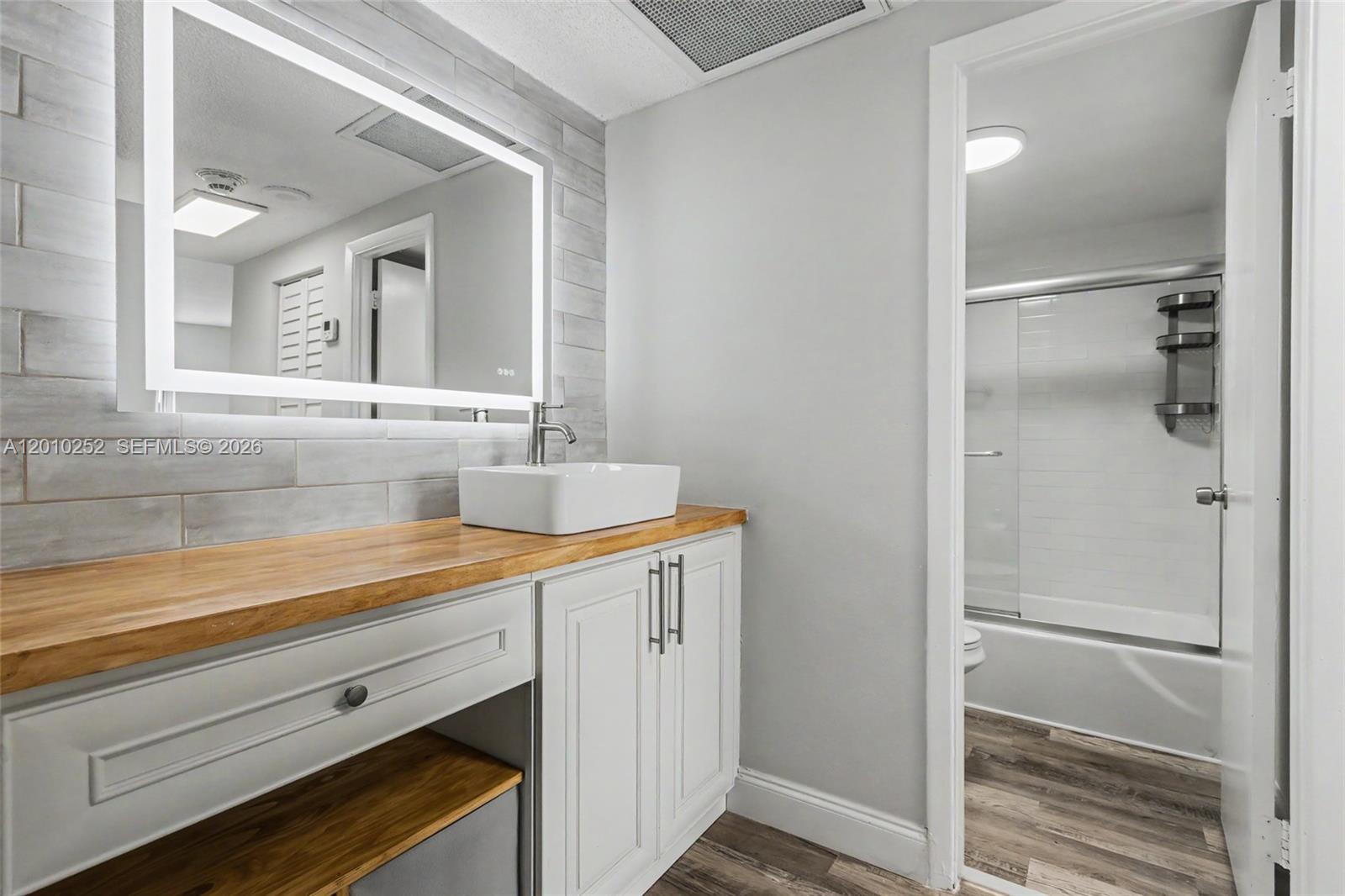 image Arlen House West23