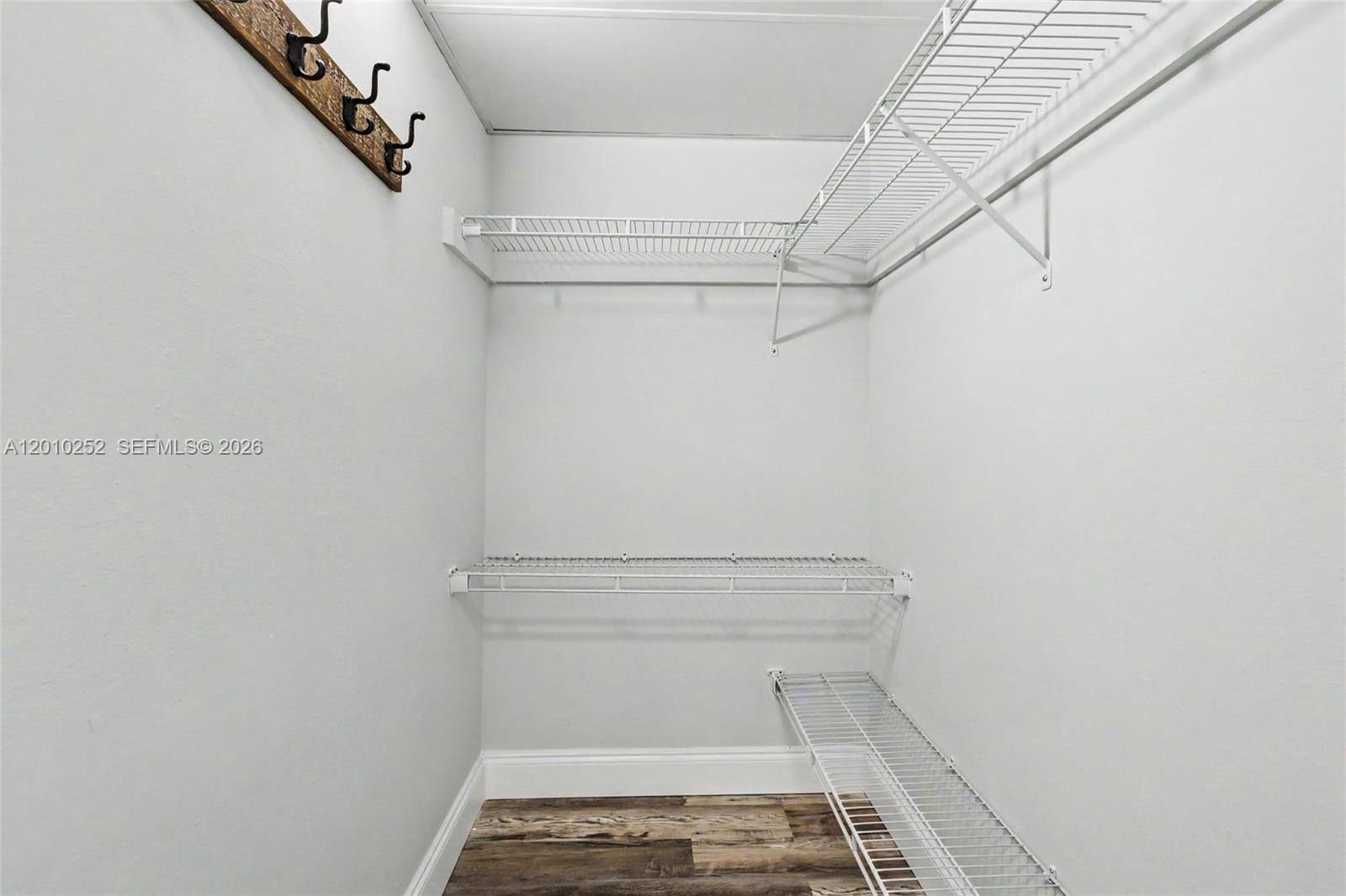image Arlen House West25