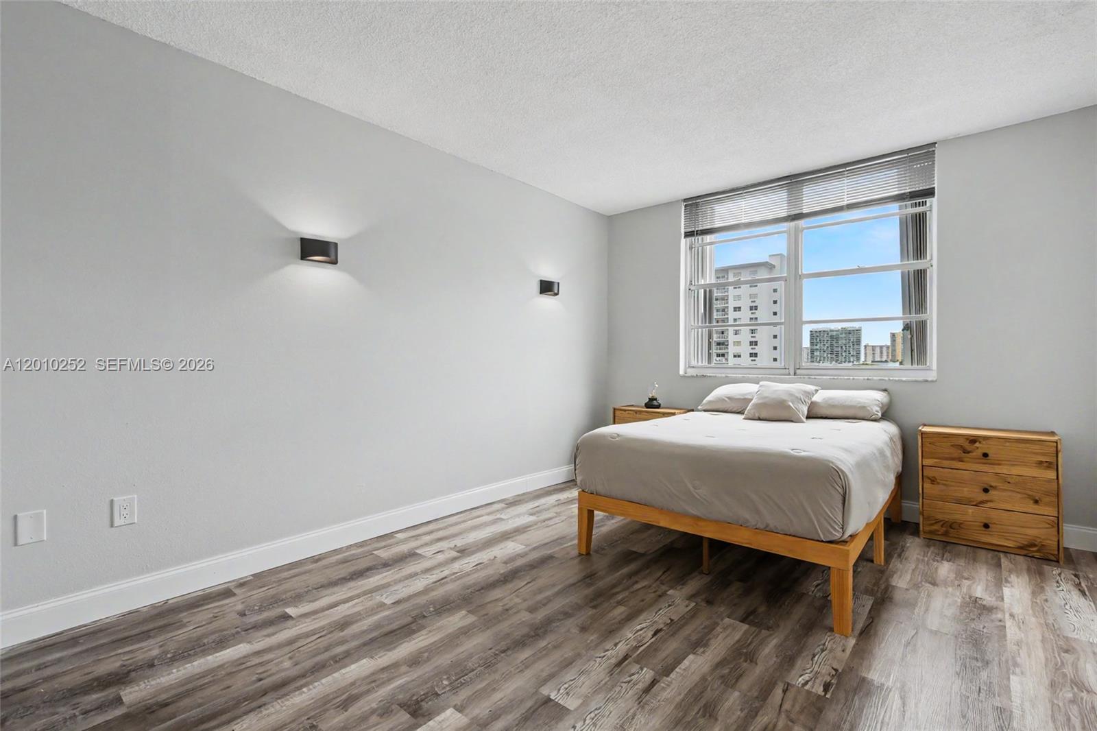 image Arlen House West26
