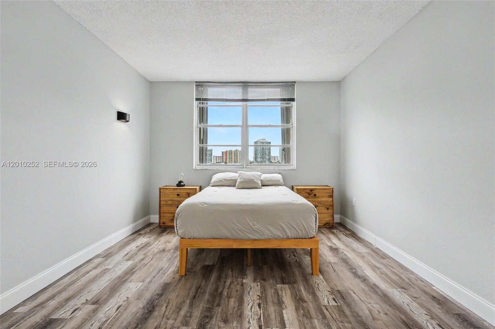 image Arlen House West29