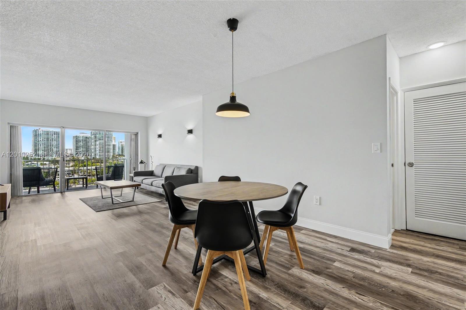 image Arlen House West5
