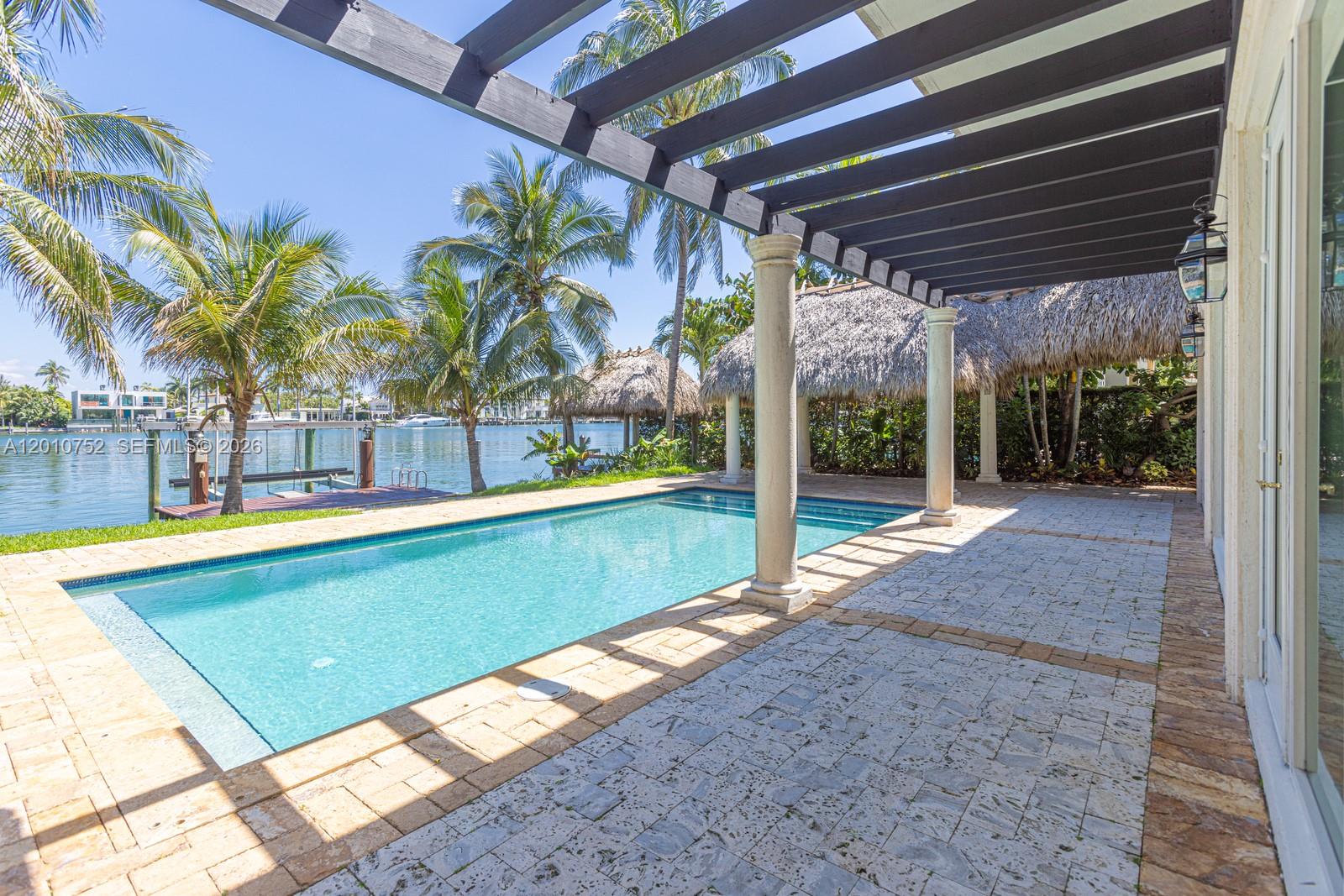 425 N Shore Dr Miami Beach, FL 33141
