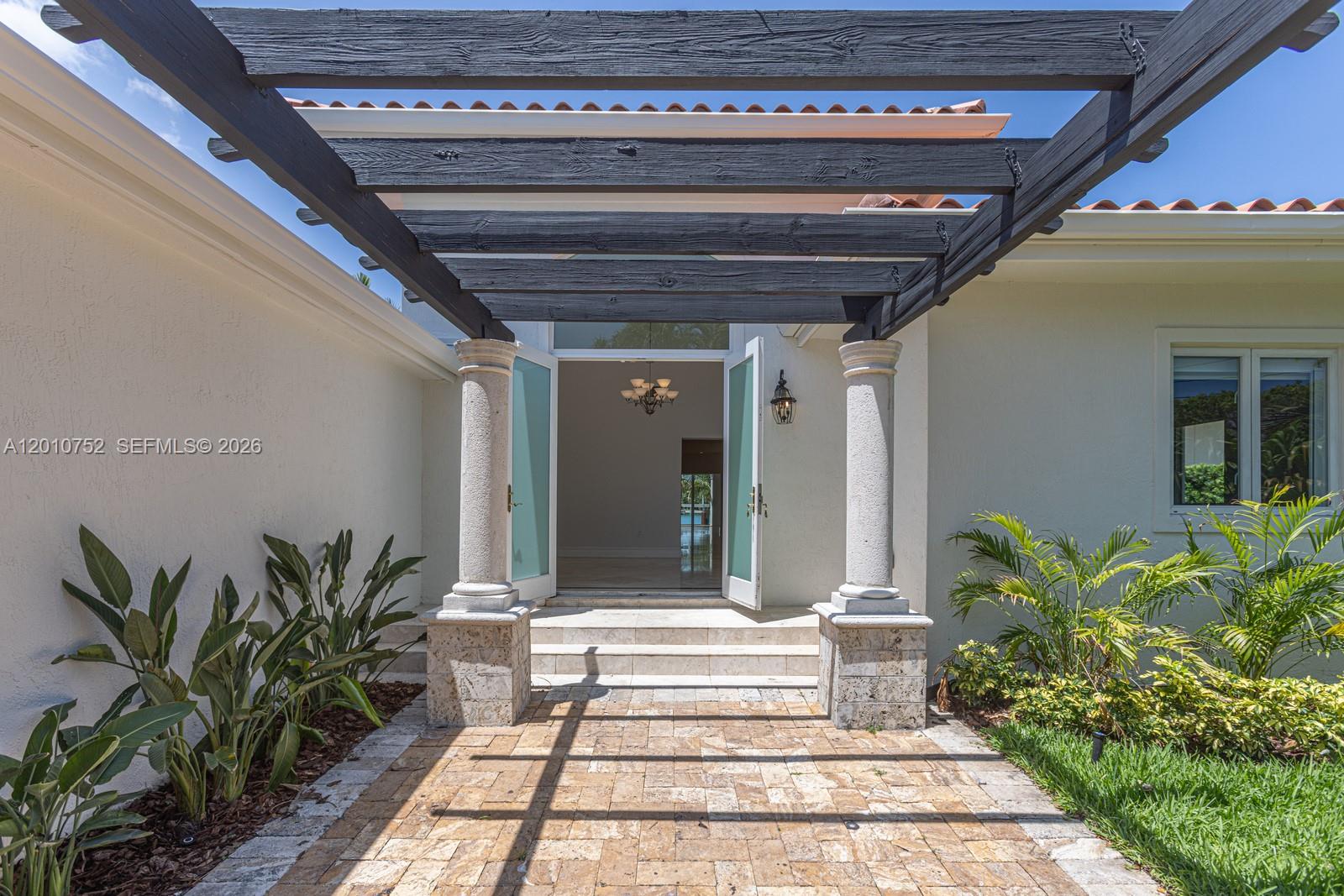 425 N Shore Dr Miami Beach, FL 33141