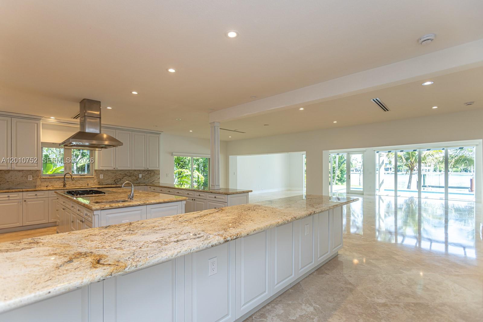 425 N Shore Dr Miami Beach, FL 33141