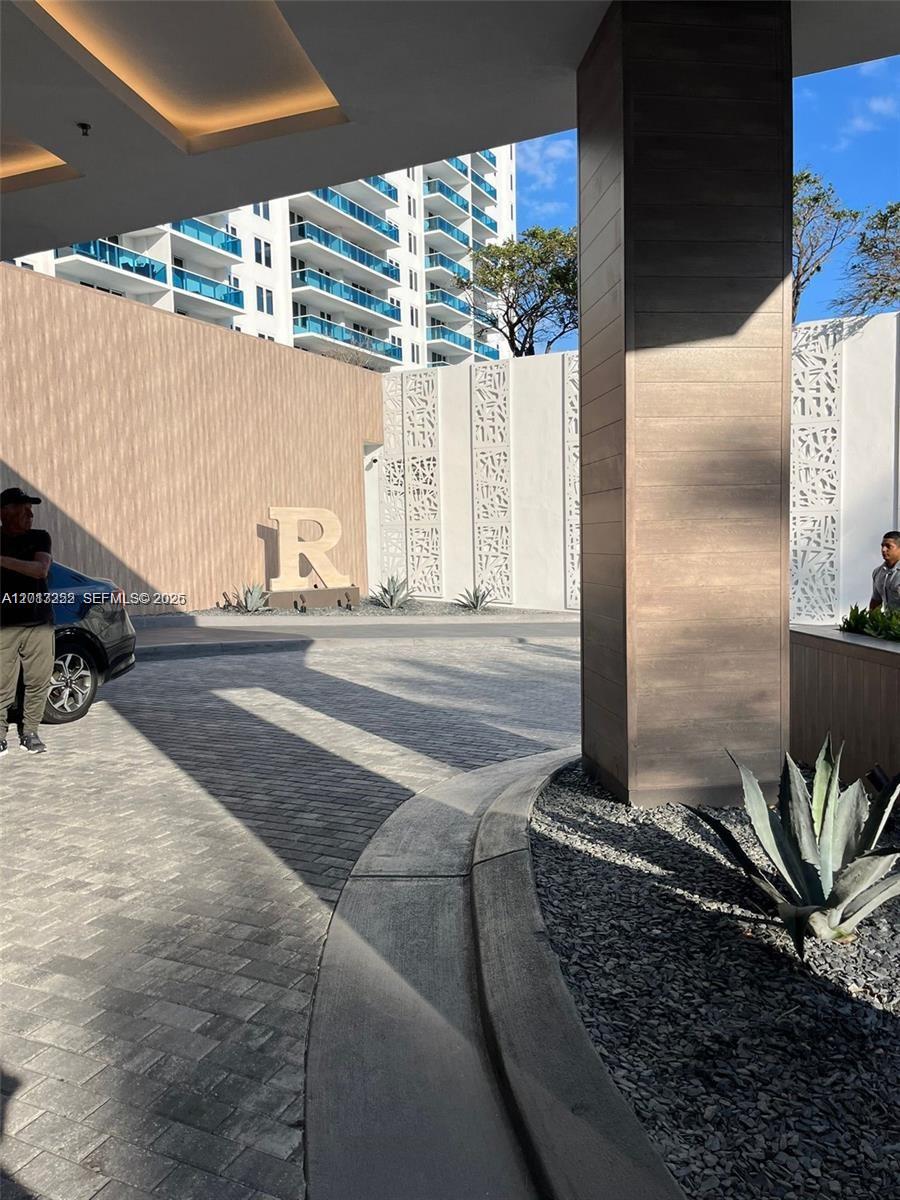 2301 Collins Ave #628 Miami Beach, FL 33139