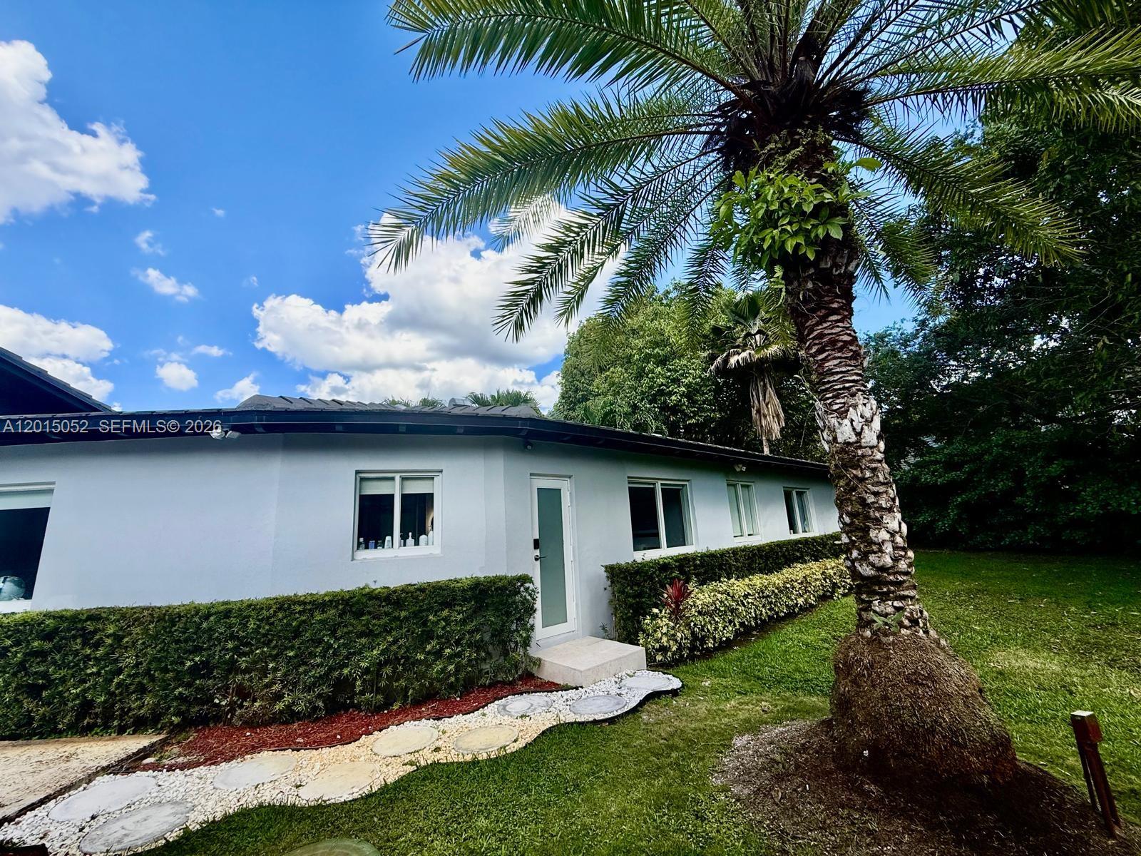 5250 SW 62nd Ave Miami, FL 33155