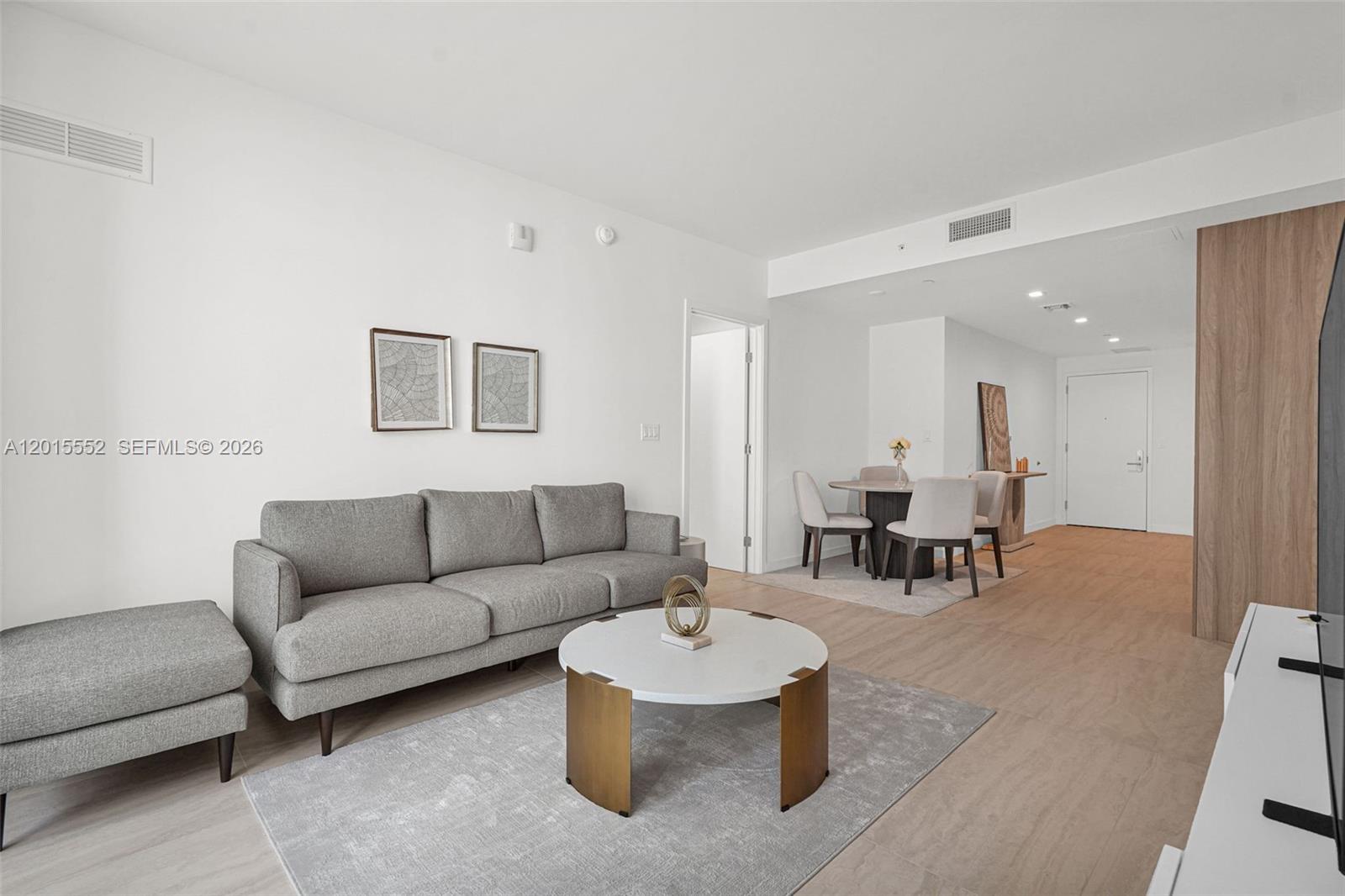 77 SE 5th St #1511 Miami, FL 33131