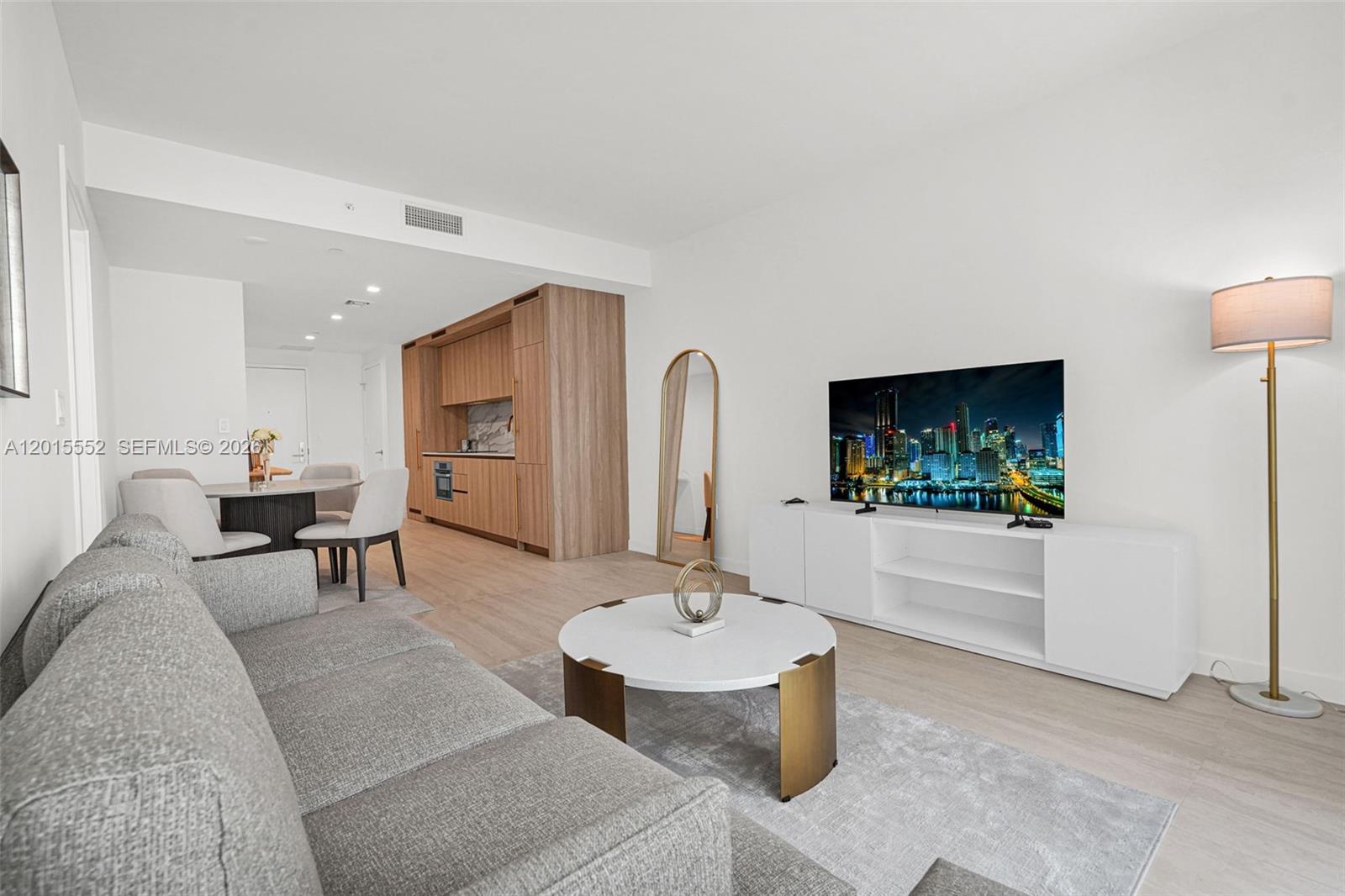 77 SE 5th St #1511 Miami, FL 33131