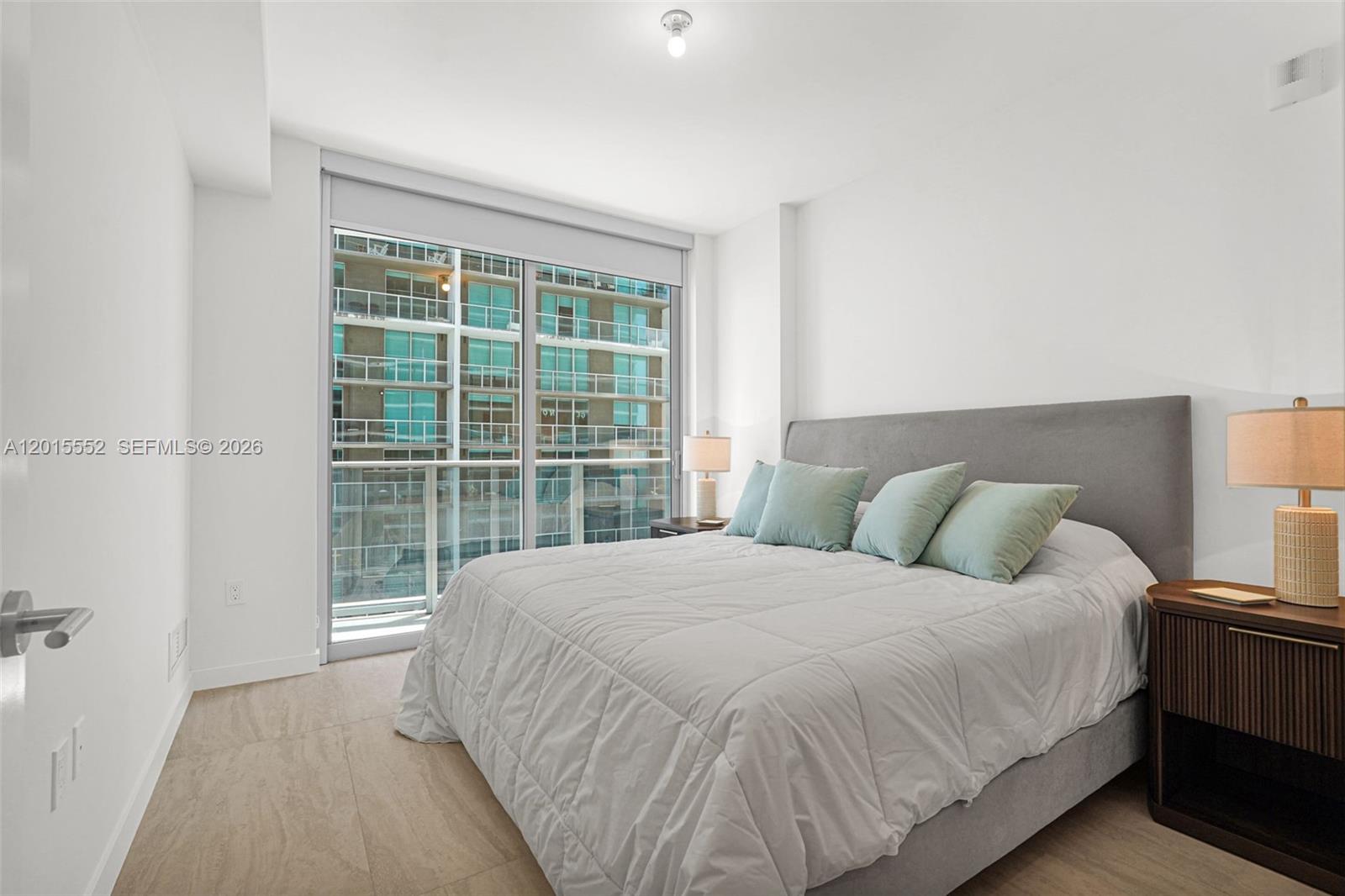77 SE 5th St #1511 Miami, FL 33131