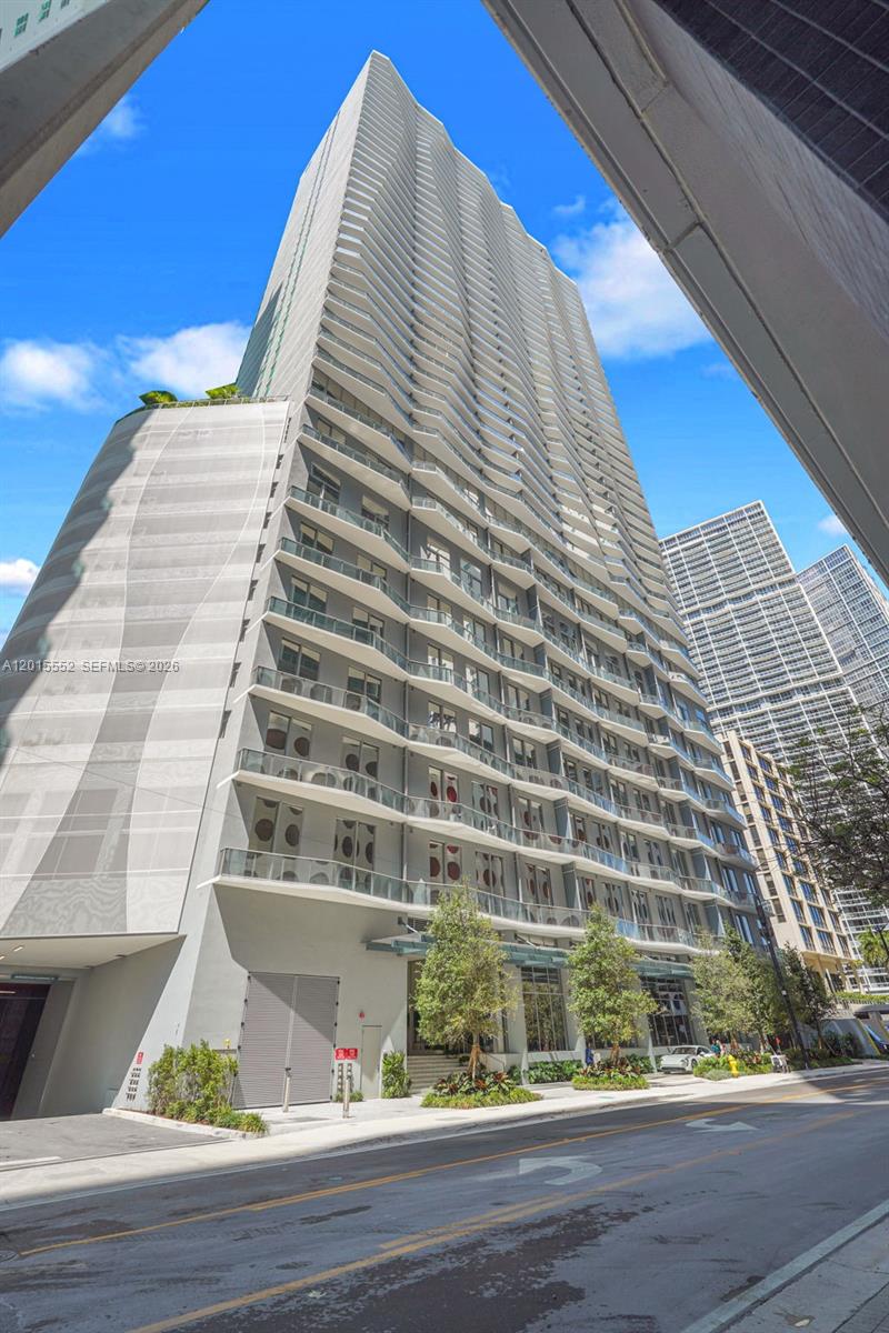 77 SE 5th St #1511 Miami, FL 33131