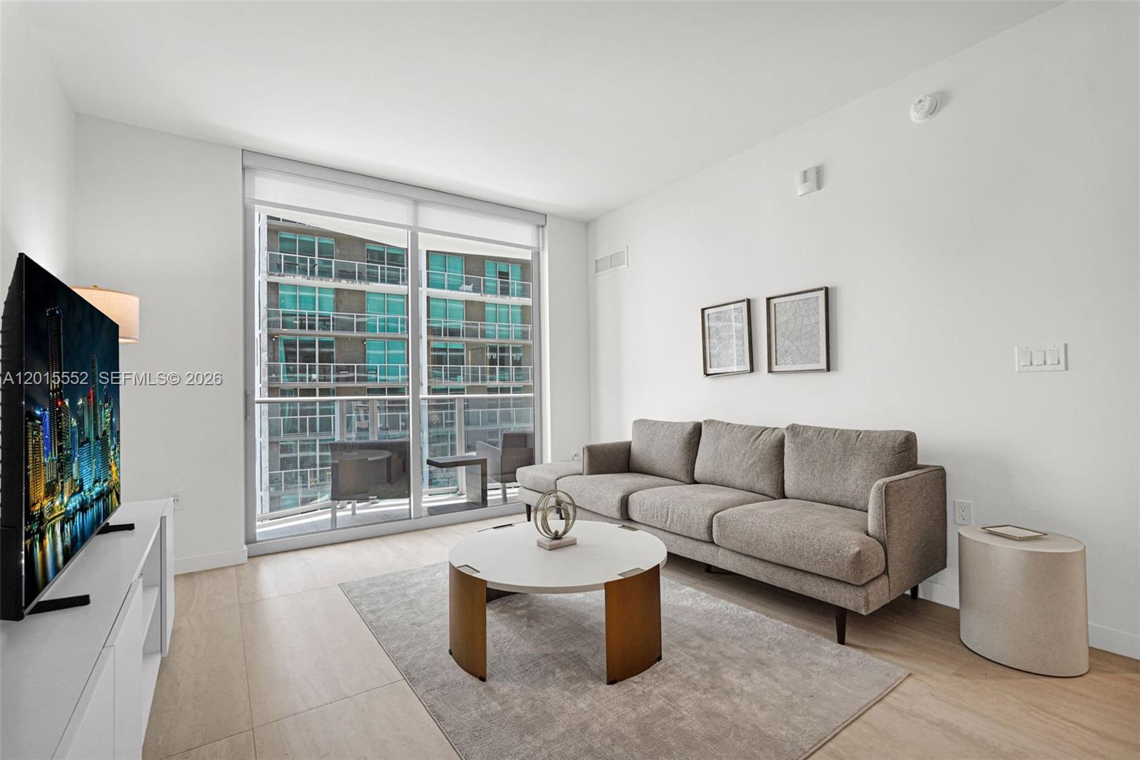 77 SE 5th St #1511 Miami, FL 33131