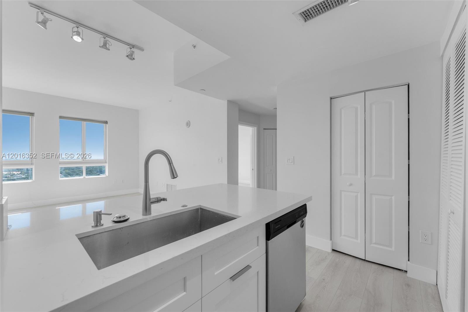 7350 SW 89th St #2202S Miami, FL 33156