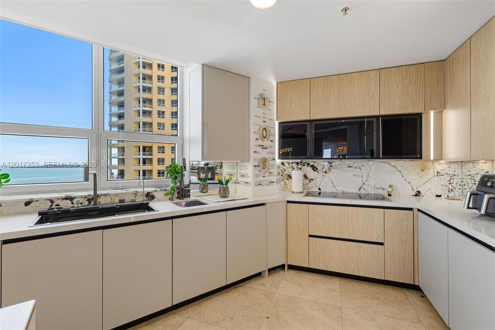 848 Brickell Key Dr #1601 Miami, FL 33131