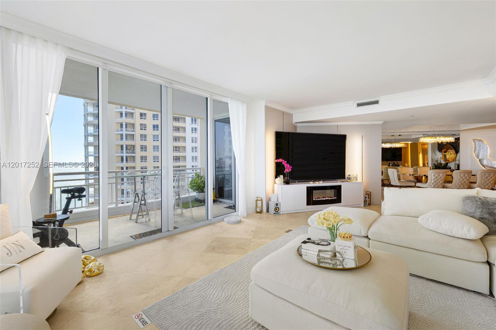 848 Brickell Key Dr #1601 Miami, FL 33131