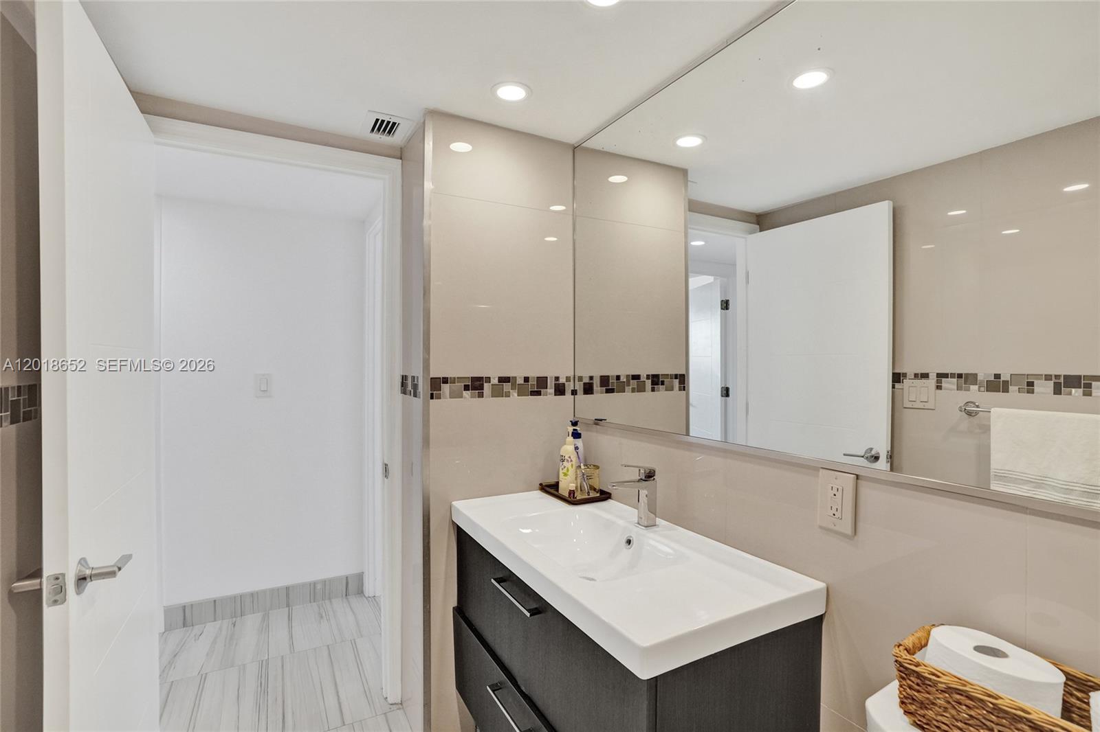 19370 Collins Ave #426 Sunny Isles Beach, FL 33160