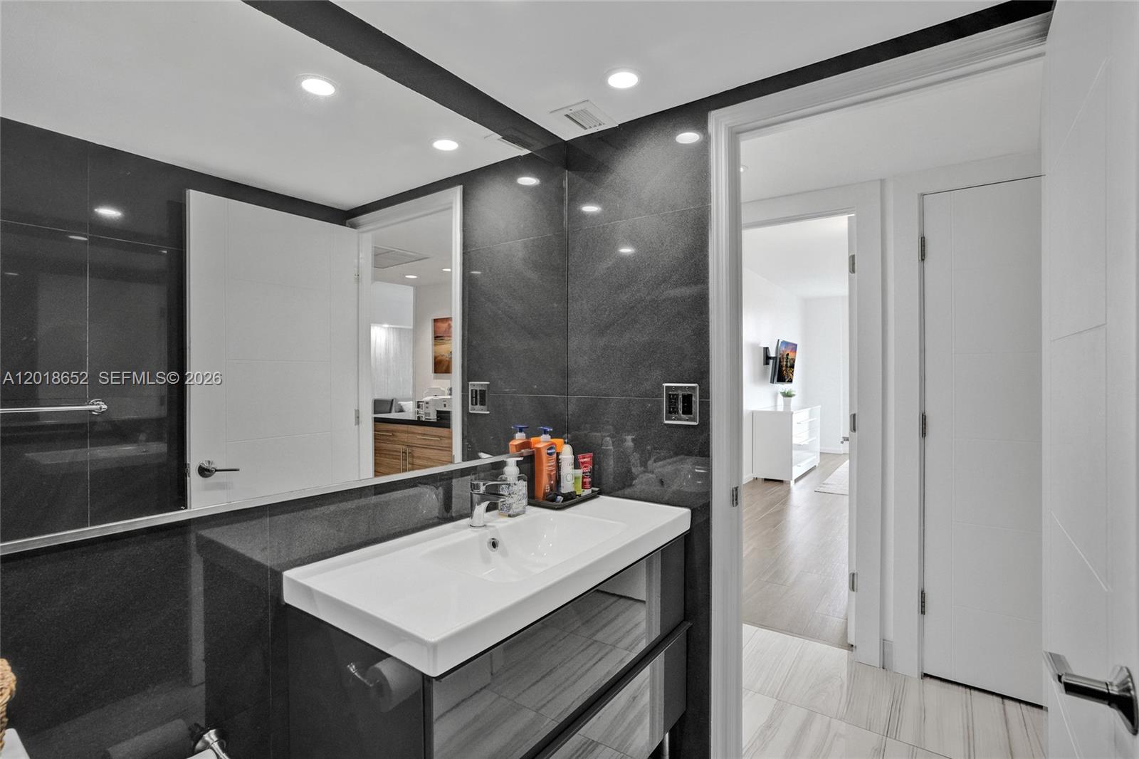 19370 Collins Ave #426 Sunny Isles Beach, FL 33160