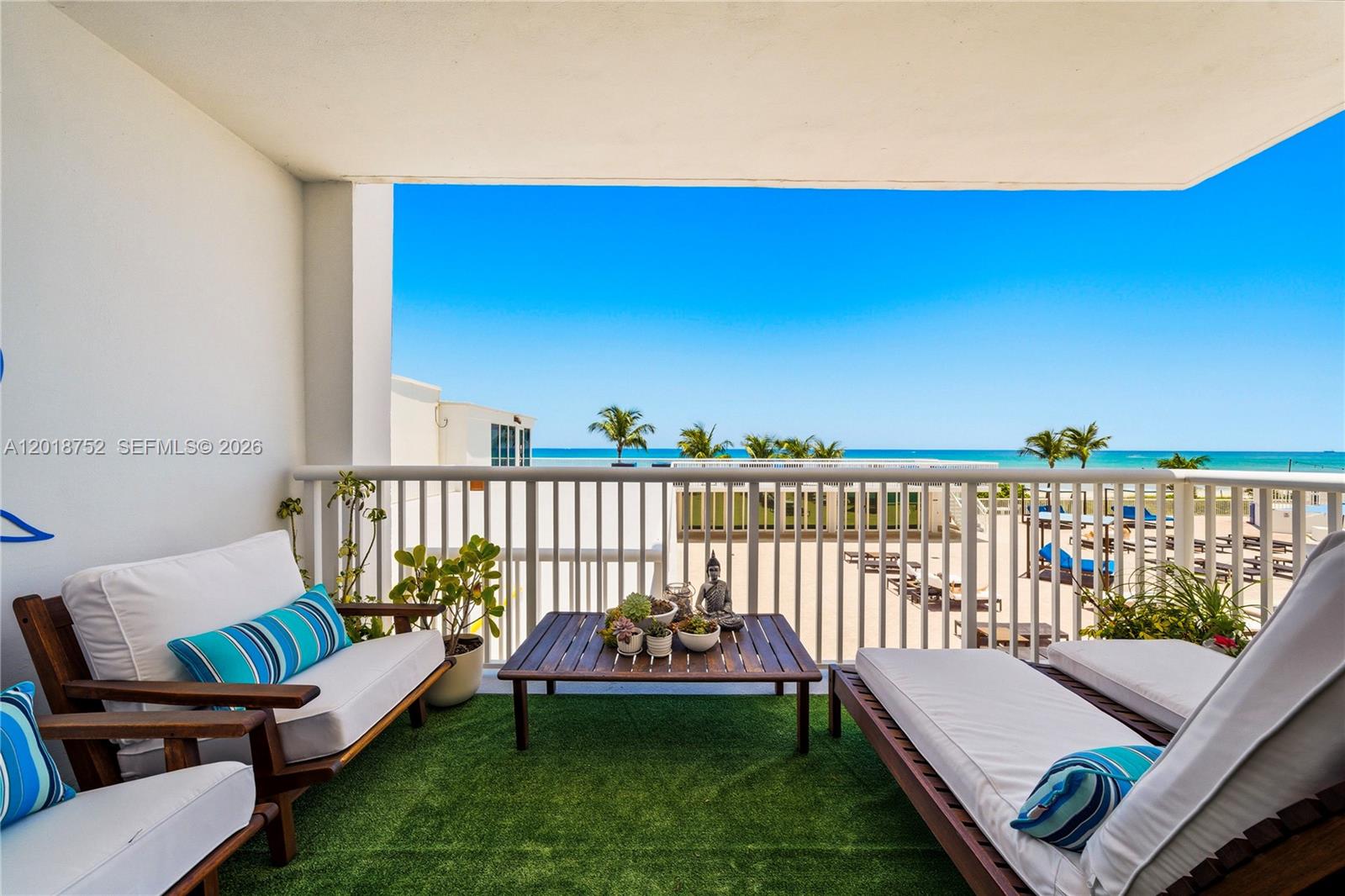 5401 Collins Ave #102