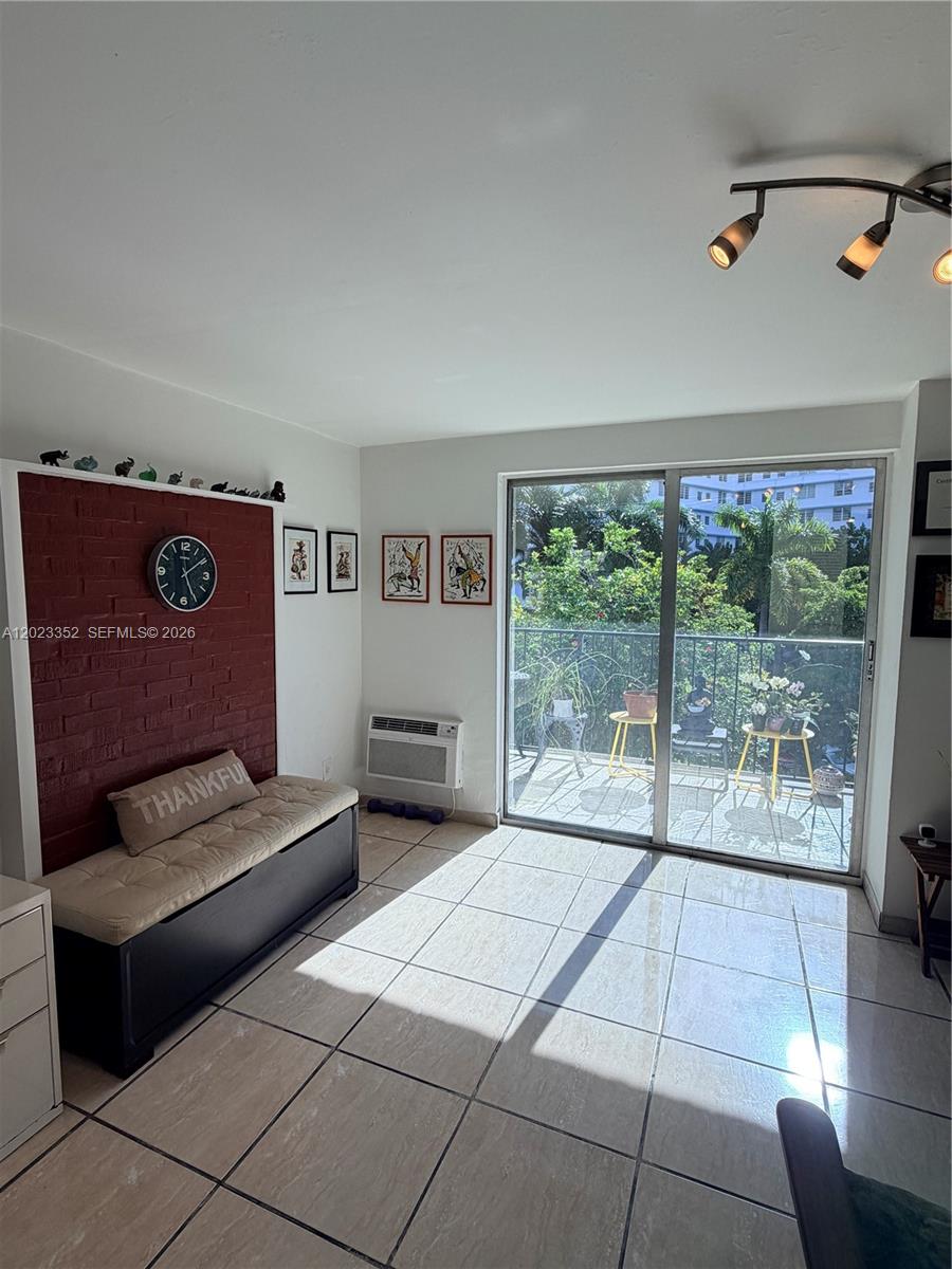 899 West Ave #4G Miami Beach, FL 33139