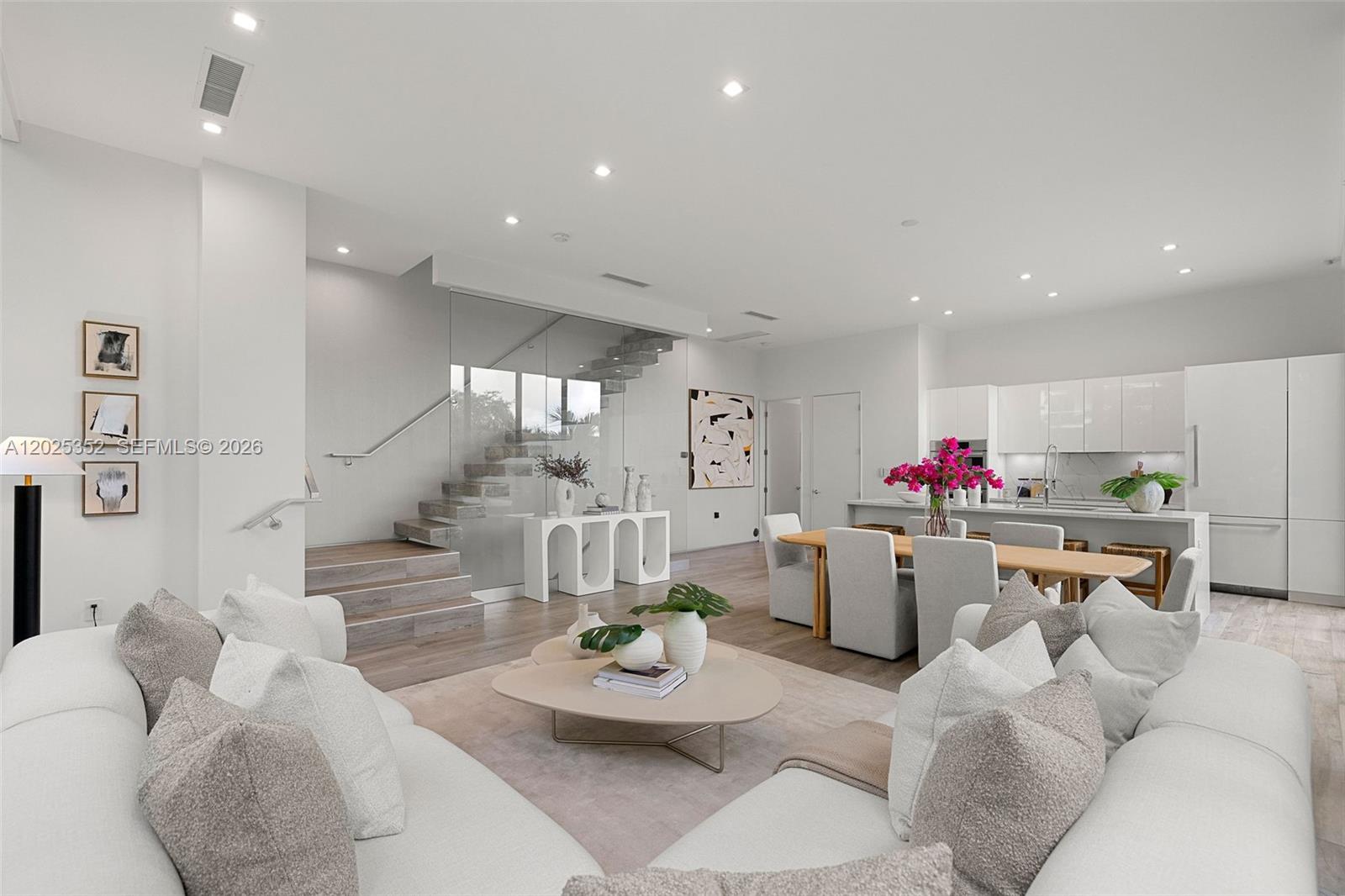 1525 Bay Rd Miami Beach, FL 33139