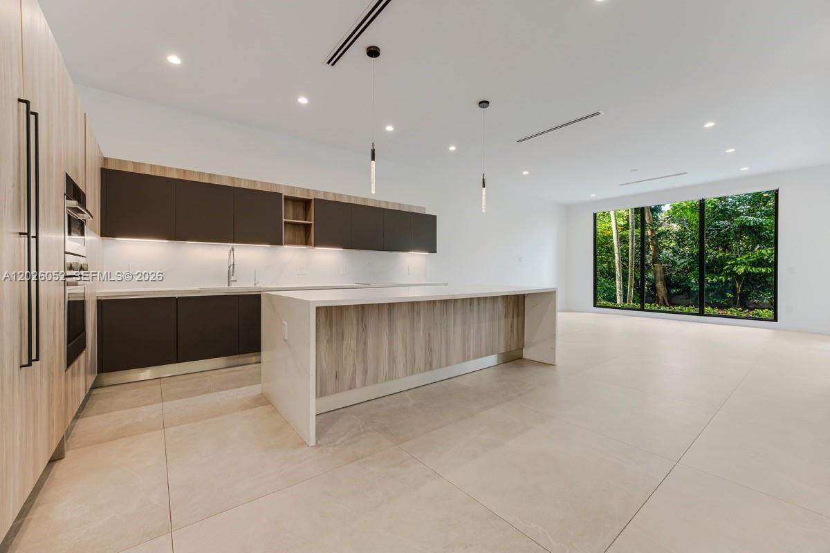 3741 Kumquat Ave Miami, FL 33133
