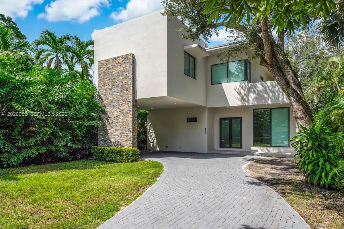 3741 Kumquat Ave Miami, FL 33133