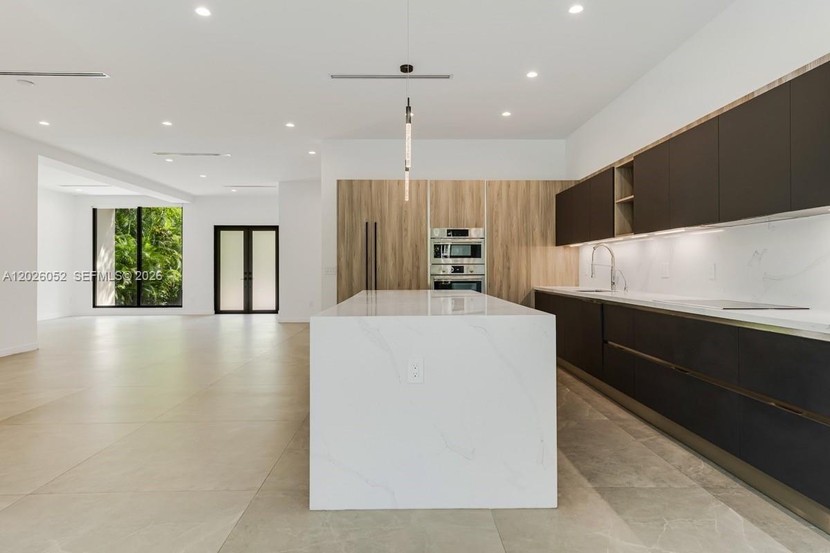 3741 Kumquat Ave Miami, FL 33133